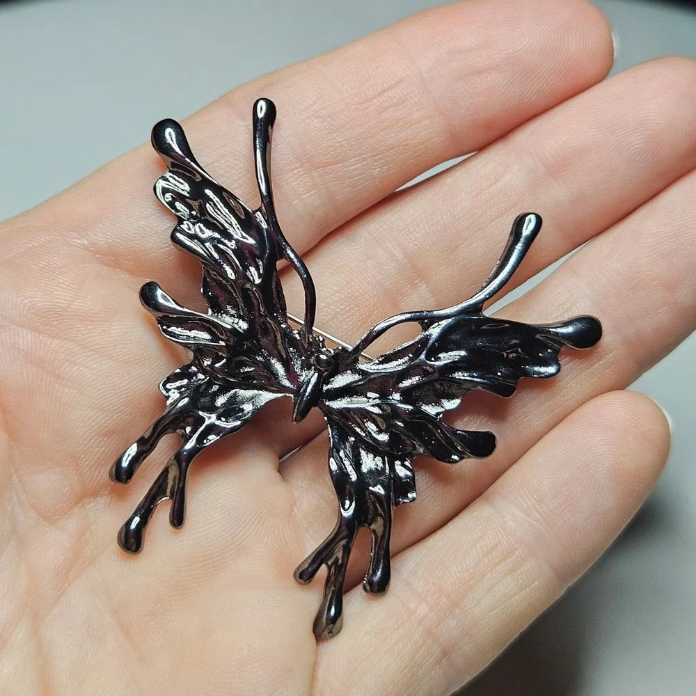 Liquid Metal Butterfly Brooch Unisex OS Black Gothic Grunge Pin Accessory